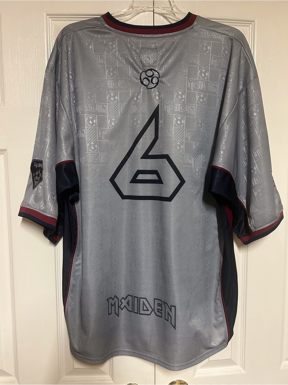 Maiden 'Early Days' Men's Silver and Maroon Graphic Jersey - Picture 2 of 5